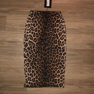 Pretty little thing leopard midi